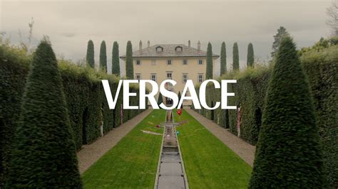 pubblicità versace 2020|THE VERSACE HOUSE PARTY.